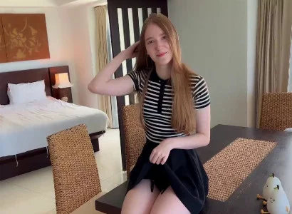 Người đàn ông đi lẻ gạ gẫm lễ tân để quan hệ