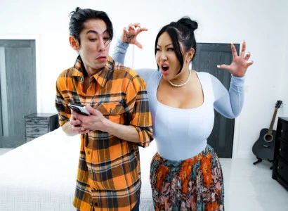Đứa con trai khiến mẹ kế xăm trổ hàng múp lên đỉnh